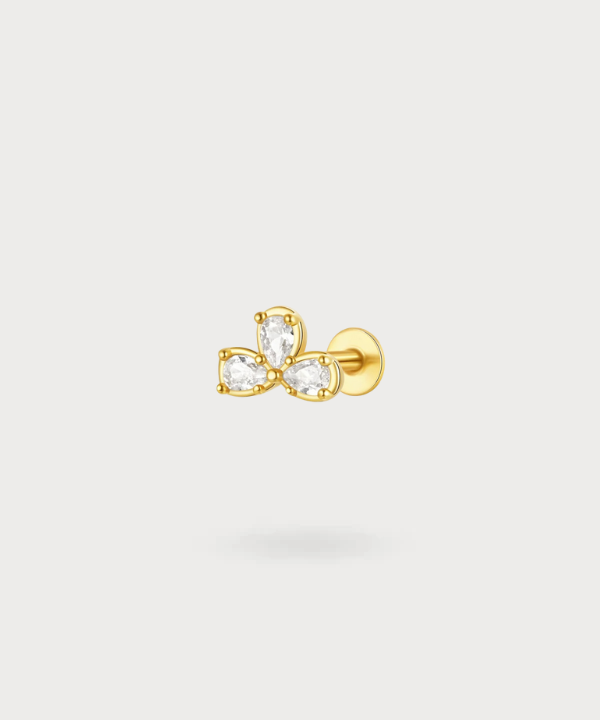 Flat-Piercing Margarita in Gold mit drei einzigartigen und zarten Blütenblättern