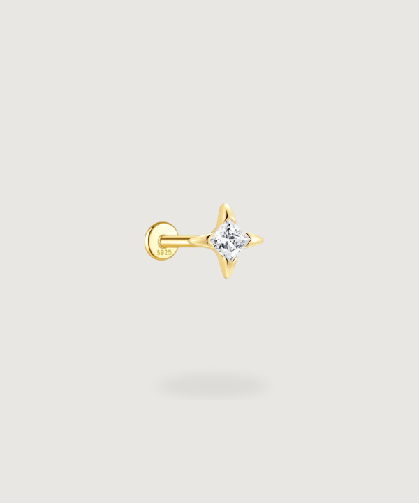 Carmen Ohrstecker für das Helix mit leuchtenden Marquise-Zirkonen