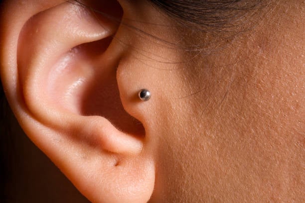 Piercing Tragus Ohr: Vollständiger Leitfaden