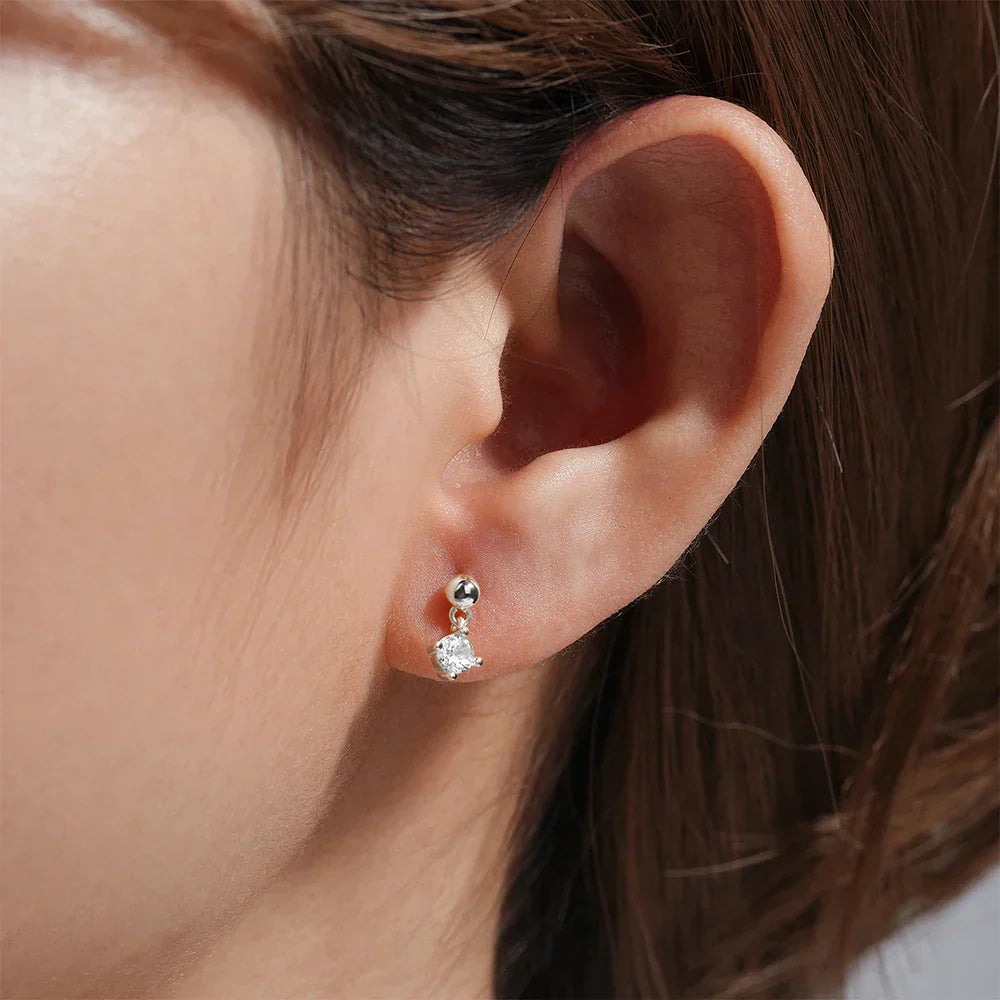 Helix-Piercing Arina: Minimalismus und Glanz