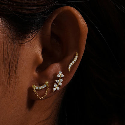 Fügen Sie Ihrem Stil mit dem Helix-Piercing von Judith in Gold oder Silber einen Hauch von strahlendem Glanz hinzu