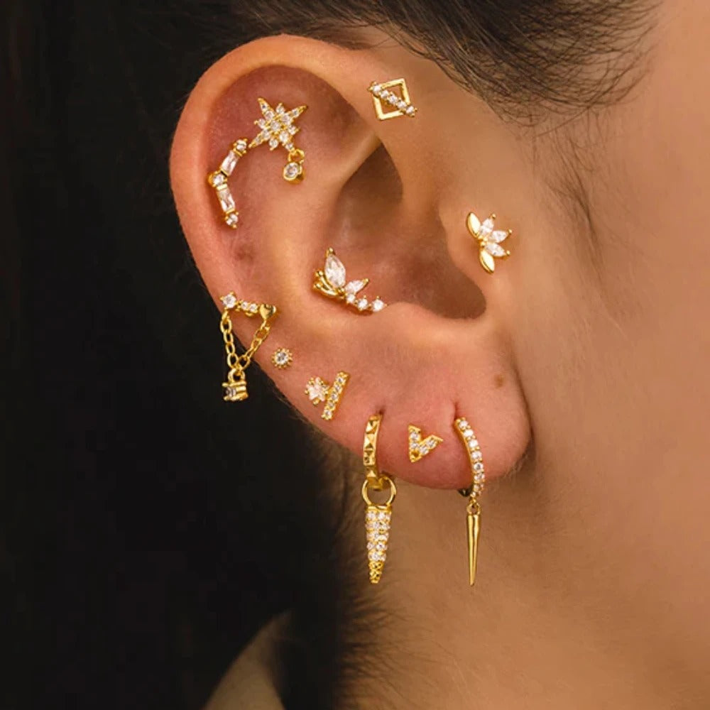 Subtiler Glanz des Belkis Tragus-Piercings mit hochwertigen Zirkonen