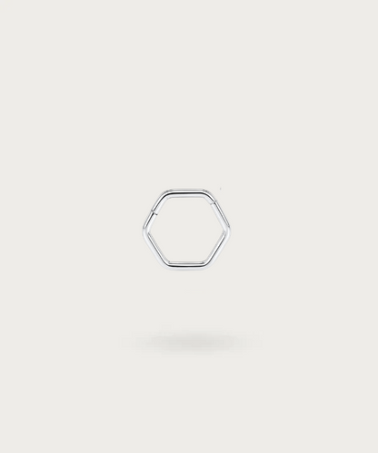 Hexagonales Silberohrpiercing